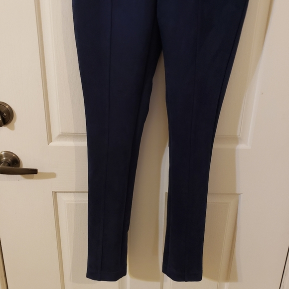 Andrew Marc  Womens Lightweight Faux Suede Pull on Pant  Navy size XS - Picture 4 of 11